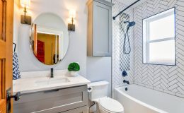 Comment optimiser le rangement dans une petite salle de bains ?
