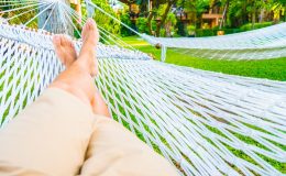 Quels accessoires ajouter pour rendre son jardin plus confortable ?