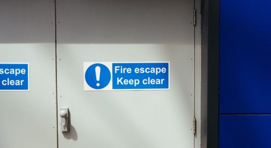 Installation de fenêtres coupe-feu : normes et réglementations à connaître