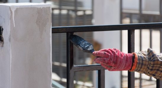 Nettoyage des menuiseries métalliques