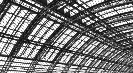 Charpentes métalliques et protection sismique : Innovations technologiques