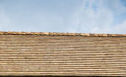12-Toitures en bois pétrifié