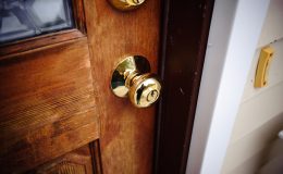 Comment réparer un problème de verrouillage de porte ?