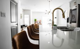 découvrez notre collection de cuisines modernes, alliant esthétisme et fonctionnalité. transformez votre espace culinaire avec des designs contemporains, des matériaux de qualité et des innovations pratiques pour une expérience inégalée.