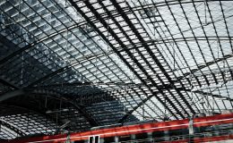 découvrez l'élégance et la sécurité des garde-corps en verre. parfaits pour bénéficier d'une vue dégagée tout en assurant une protection optimale, ces accessoires modernes s'intègrent harmonieusement dans tout type d'architecture. idéals pour les terrasses, balcons ou intérieurs, optez pour un design contemporain et raffiné.