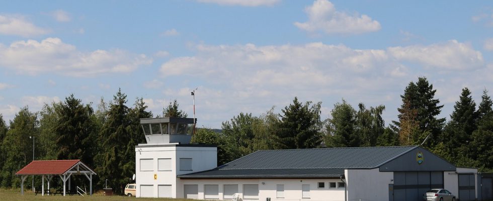 découvrez nos carports élégants et durables pour protéger votre véhicule des intempéries. offrant un design moderne et une installation facile, nos carports s'adaptent à tous les styles d'extérieur. prolongez la vie de votre voiture avec nos solutions pratiques et esthétiques.