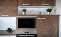 découvrez notre sélection de meubles de cuisine élégants et fonctionnels pour optimiser votre espace. styles variés, matériaux de qualité et solutions de rangement pratiques pour une cuisine sur-mesure.