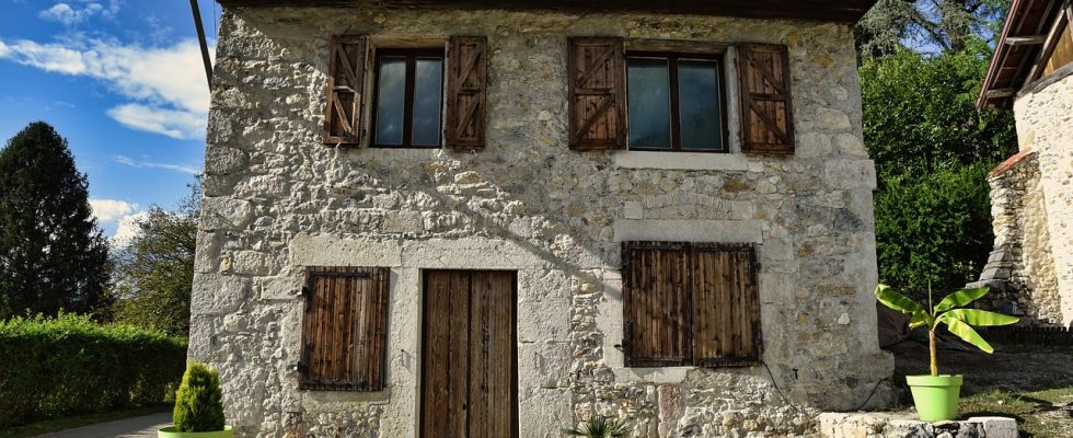 découvrez nos solutions de rénovation de volets pour redonner vie à vos fenêtres. profitez d'un service de qualité, rapide et sur-mesure pour moderniser et valoriser votre habitation.