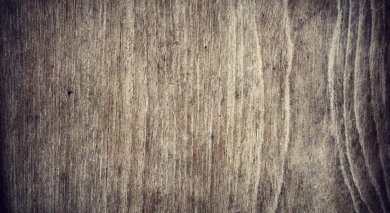 découvrez notre sélection de revêtements de sol en bois dur, alliant élégance, durabilité et facilité d'entretien pour sublimer votre intérieur.