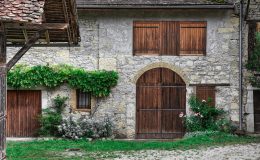 rénovation de murs extérieurs : améliorez l'apparence et la durabilité de votre façade grâce à nos solutions professionnelles et sur mesure.