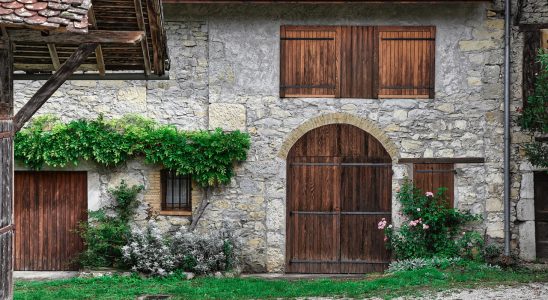 rénovation de murs extérieurs : améliorez l'apparence et la durabilité de votre façade grâce à nos solutions professionnelles et sur mesure.