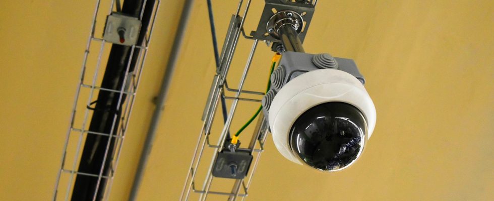 découvrez la législation sur la vidéosurveillance à domicile : droits, obligations et bonnes pratiques pour sécuriser votre maison en toute légalité.